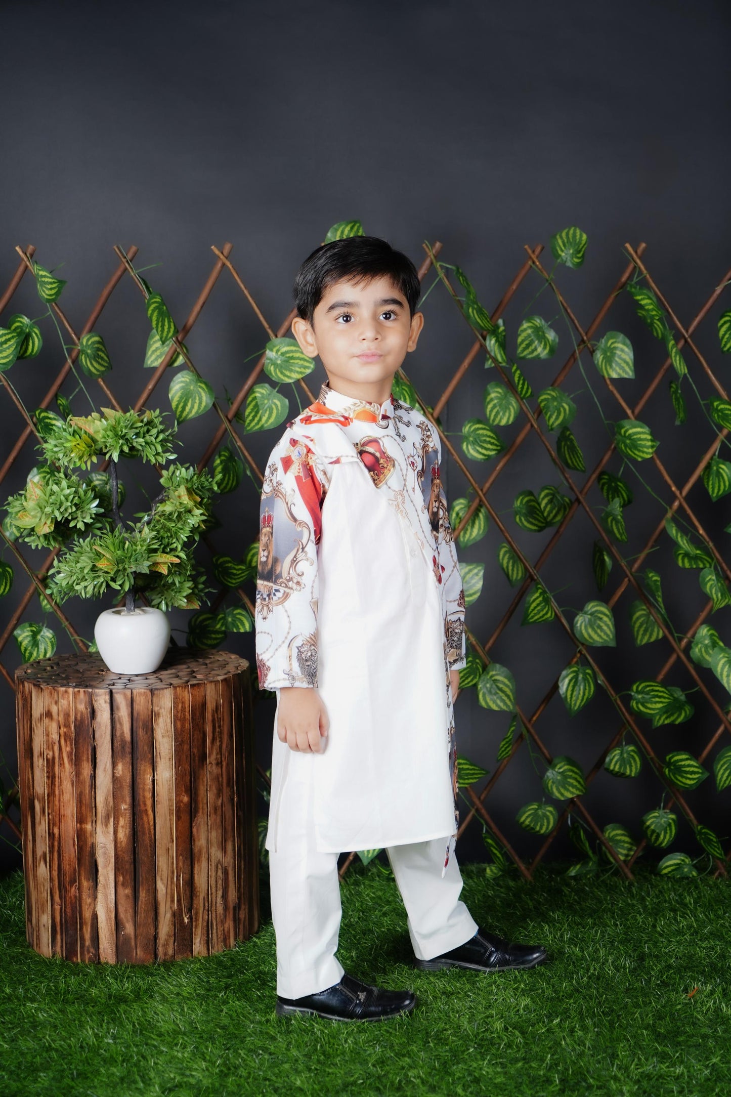 White Kurta Pant With Lion Printed