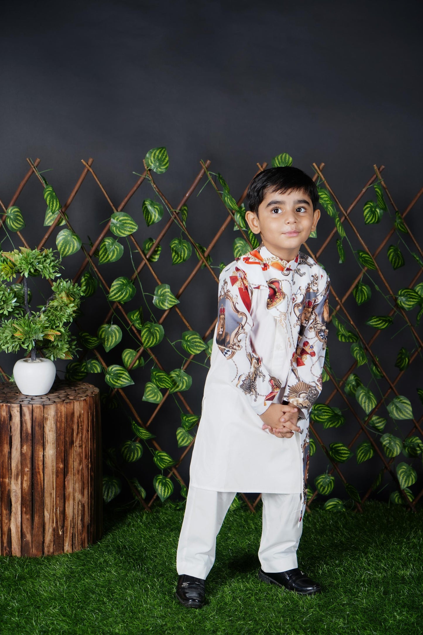 White Kurta Pant With Lion Printed