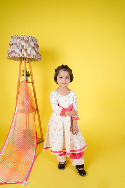 Crepe Kurti With Matched Pant & Dupatta